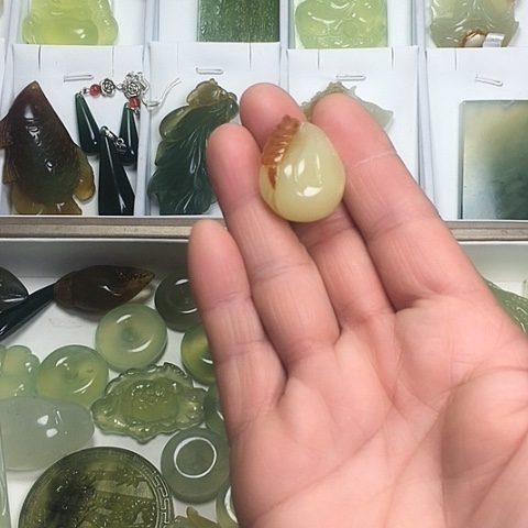 岫玉未镶嵌颈饰天然岫玉