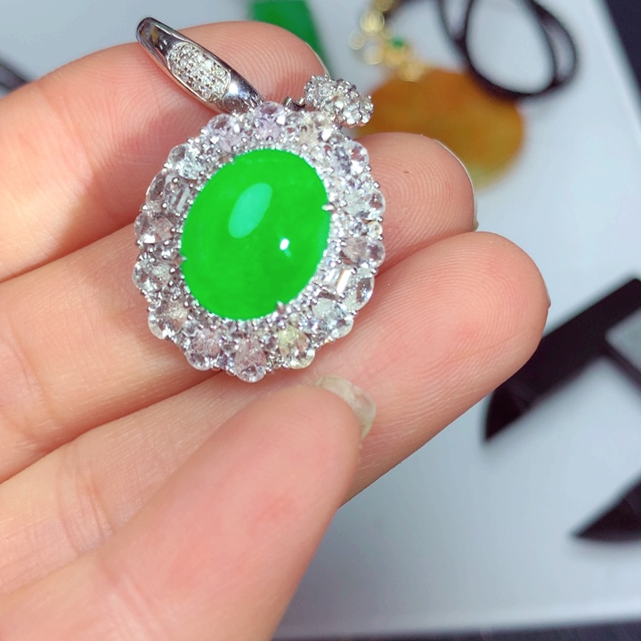 翡翠吊坠(不含链)18K金镶嵌