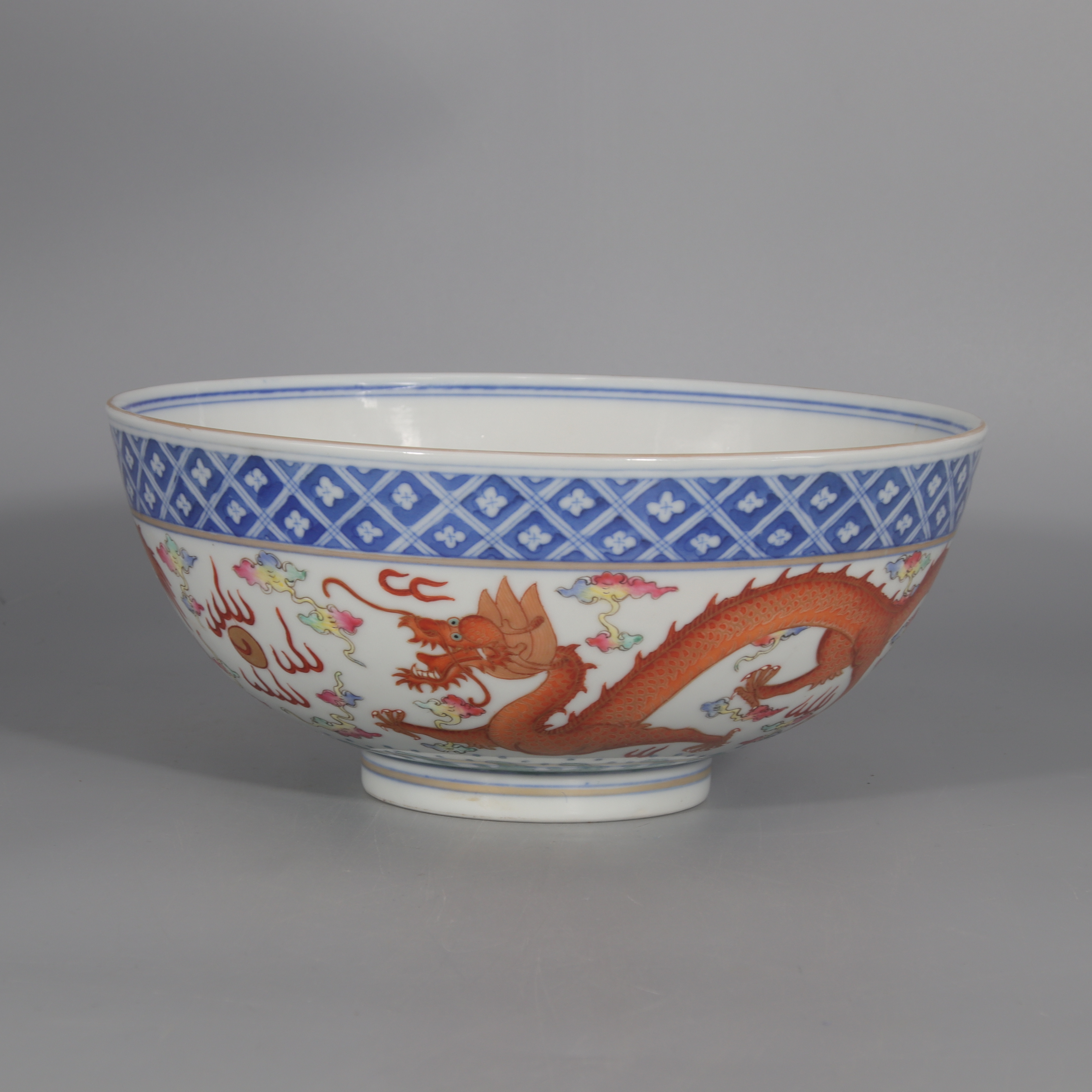 粉彩描金双龙戏珠碗  H501-098 