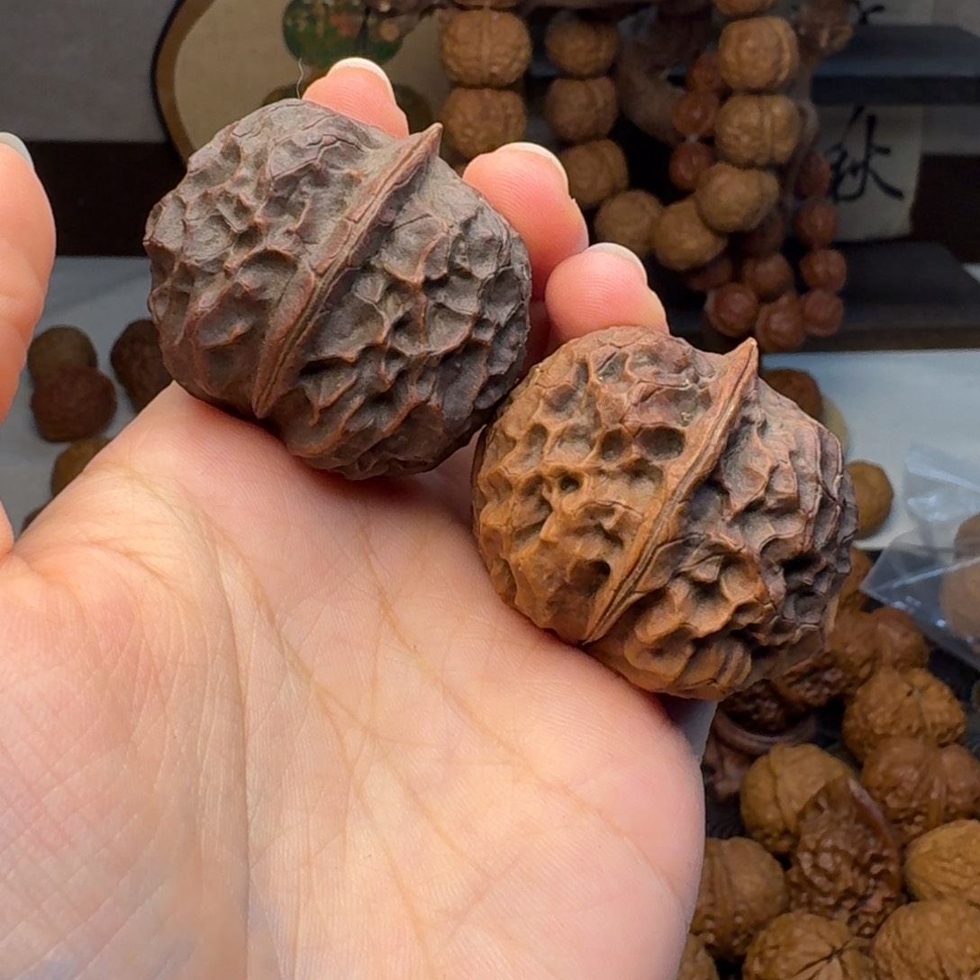 把件文玩核桃紫金甲壳虫40.4 天然七彩