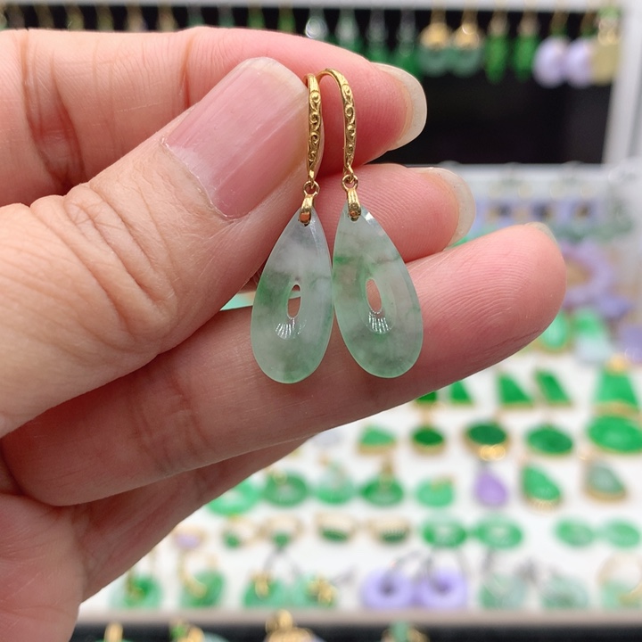 翡翠18K金镶嵌耳饰