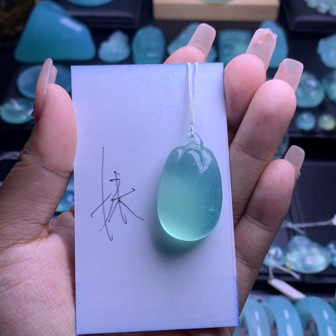 蛇纹石玉吊坠未镶嵌H**?