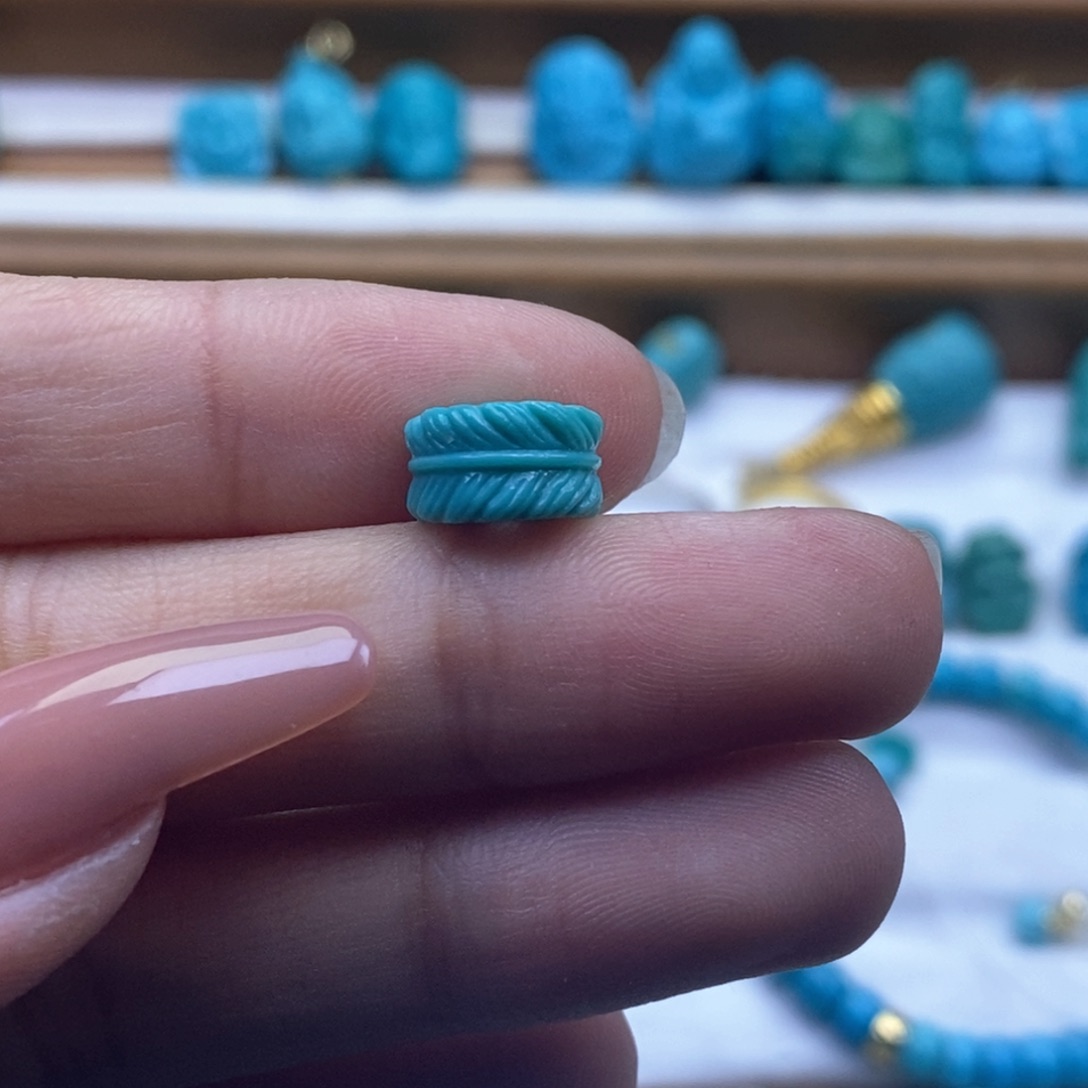 绿松石颈饰未镶嵌