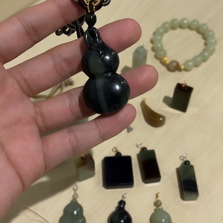 *****和田玉未镶嵌挂件