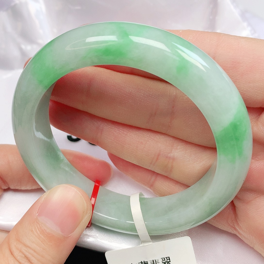 翡翠手镯未镶嵌抖音930