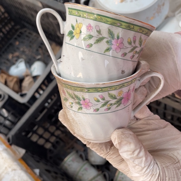 其他盘子碗砂锅都有