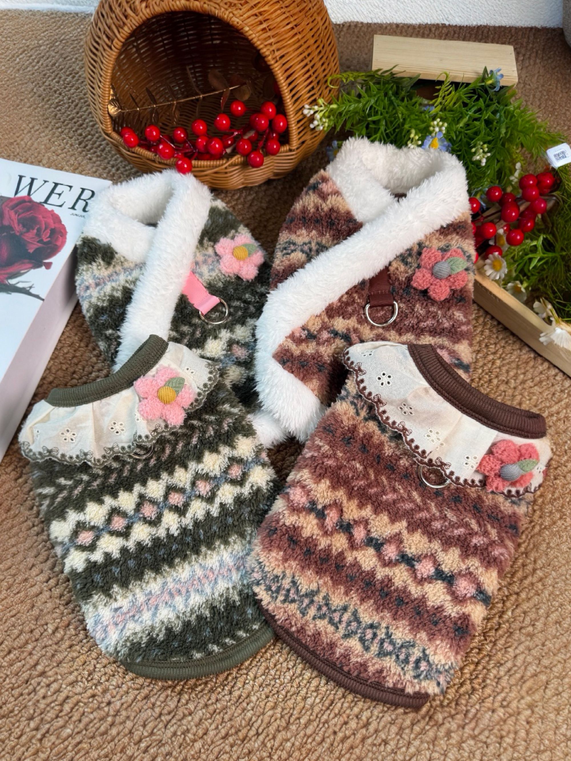 秋冬加厚毛绒宠物猫咪狗狗衣服秋冬款撞色背心保暖衣服民族风服饰