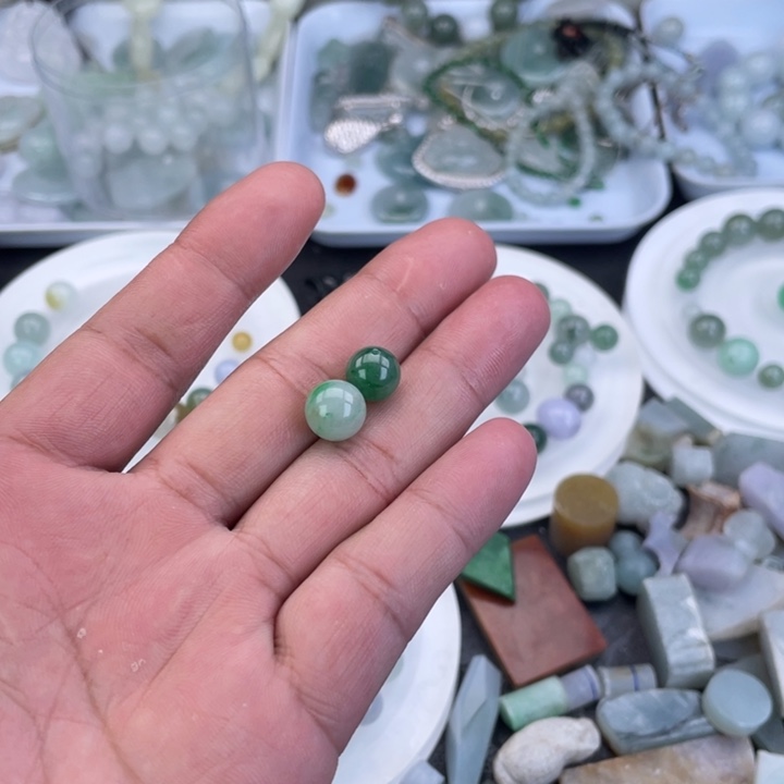 颖***儿翡翠散珠天然缅甸翡翠珠子