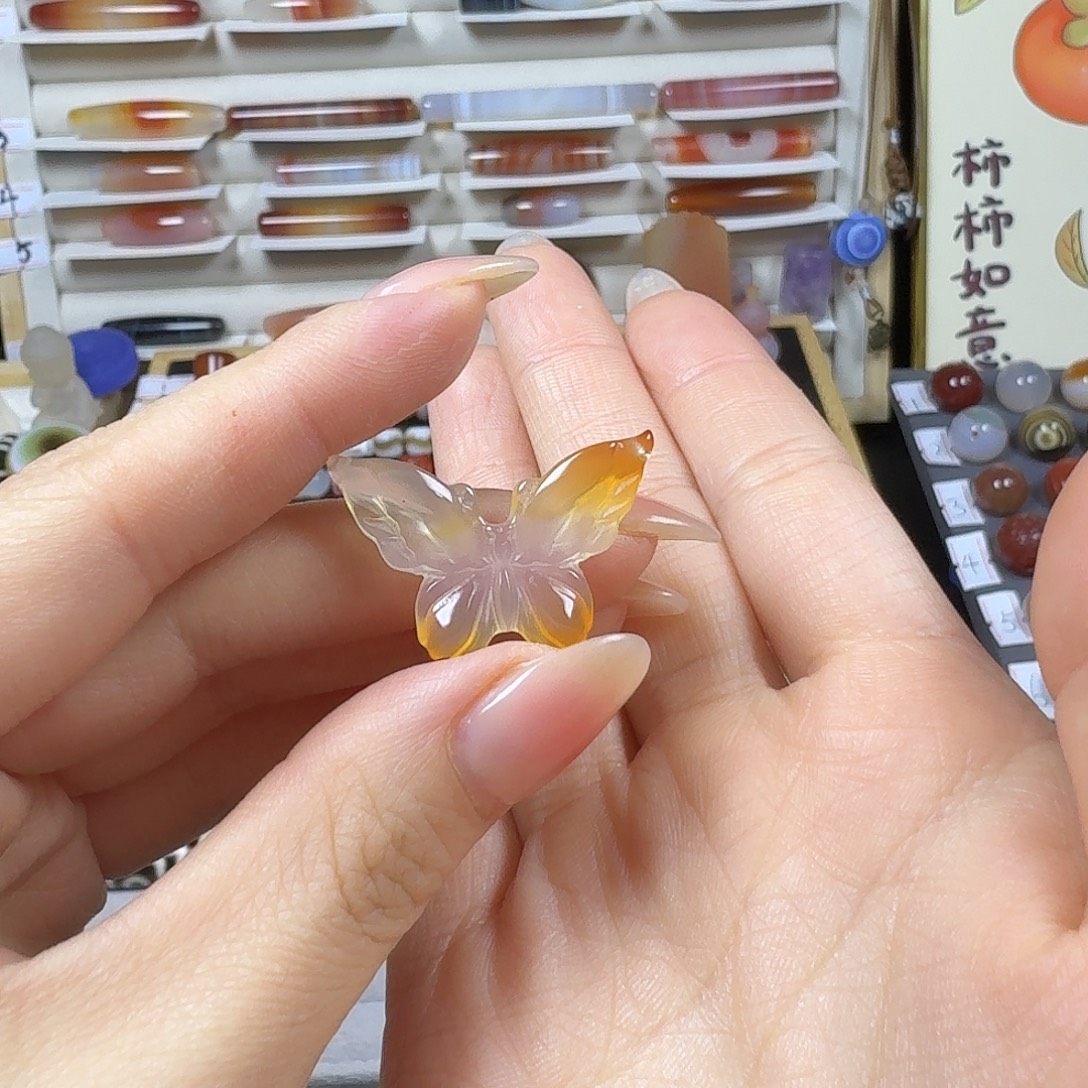傲***虎玛瑙/玉髓未镶嵌天然玛瑙