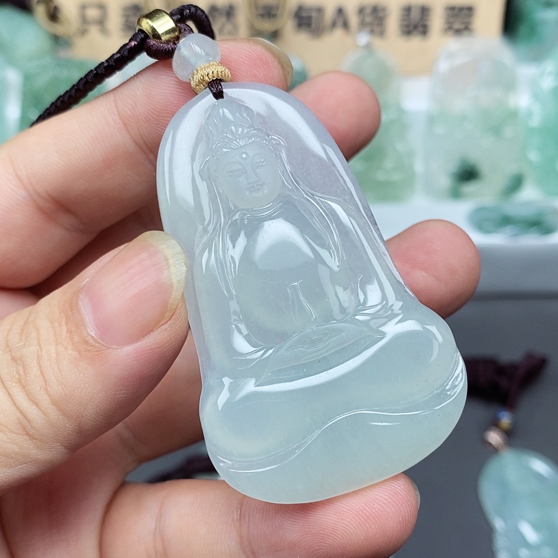 旅***通颈饰未镶嵌翡翠翡翠