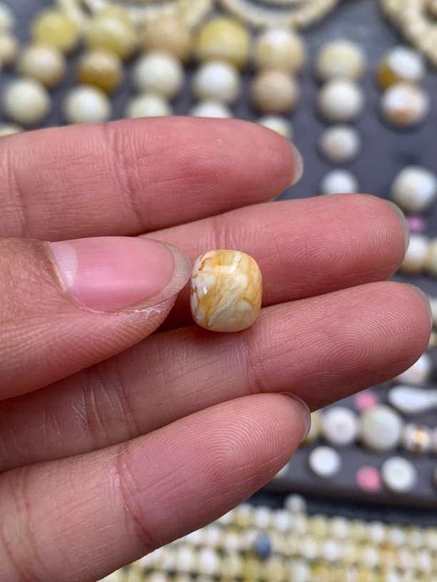 蜜蜡芯色千层老型9.8*8.5mm