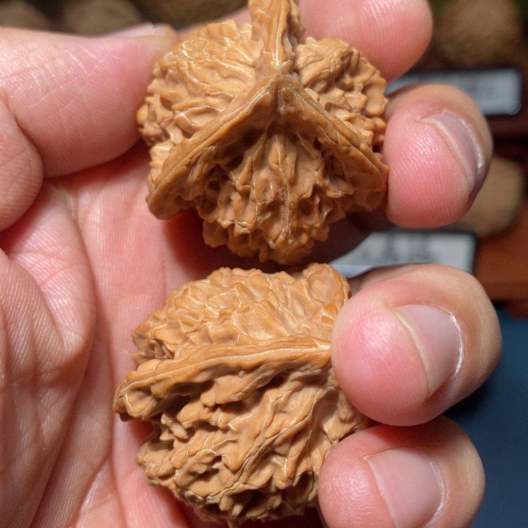 文玩核桃把件跨**风盘山三棱