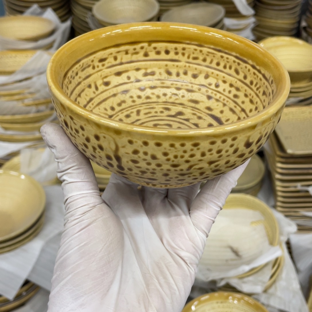 盘瓷器微瑕不退不换