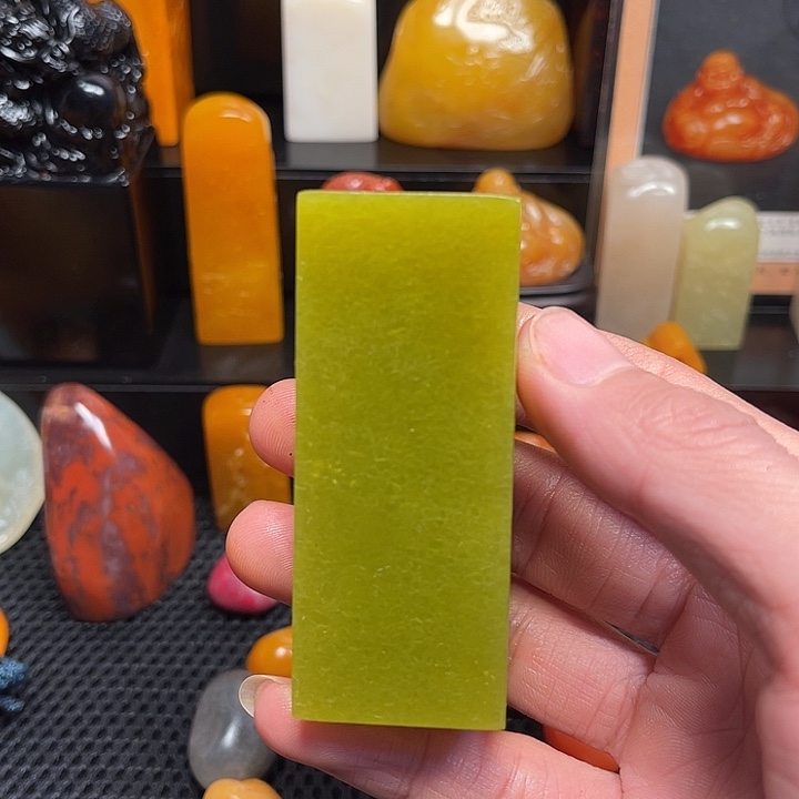 寿山石印石家***畔寿山石