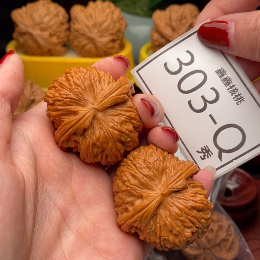 文玩核桃把件白狮40