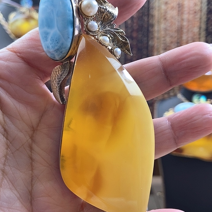 琥珀银S925镶嵌颈饰吊坠