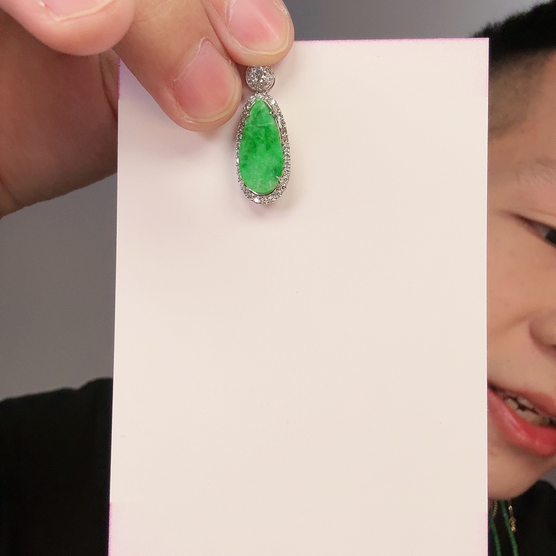 翡翠颈饰银S925镶嵌一件