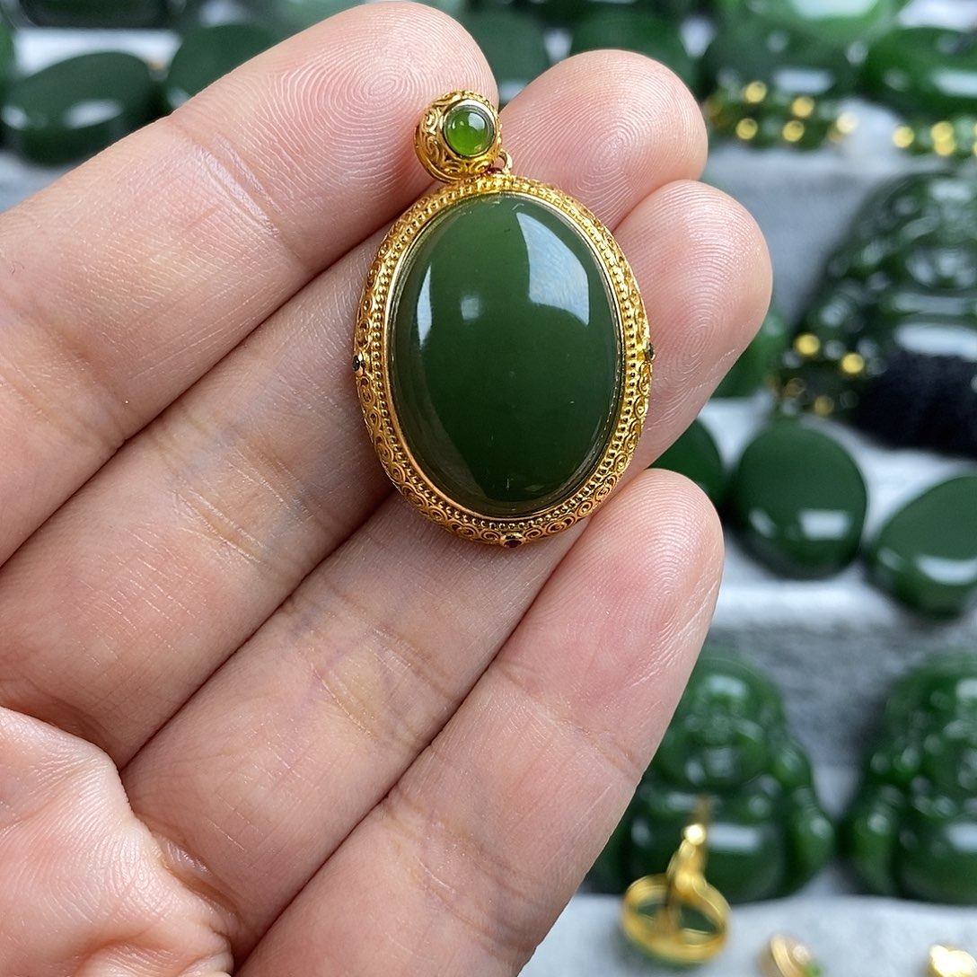 和田玉（碧玉）未镶嵌颈饰