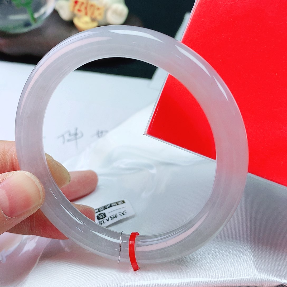 翡翠手镯未镶嵌58圈