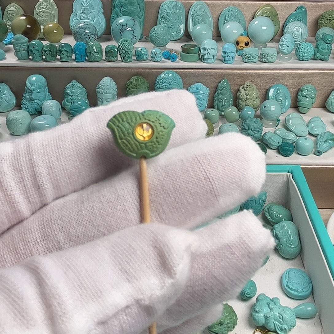 绿松石未镶嵌珠宝奇石