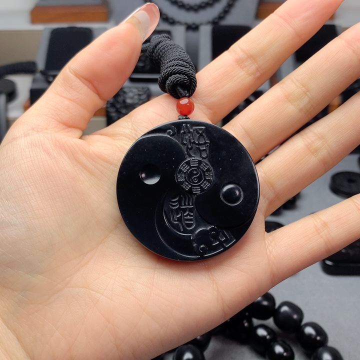 和田玉（墨玉）挂件未镶嵌