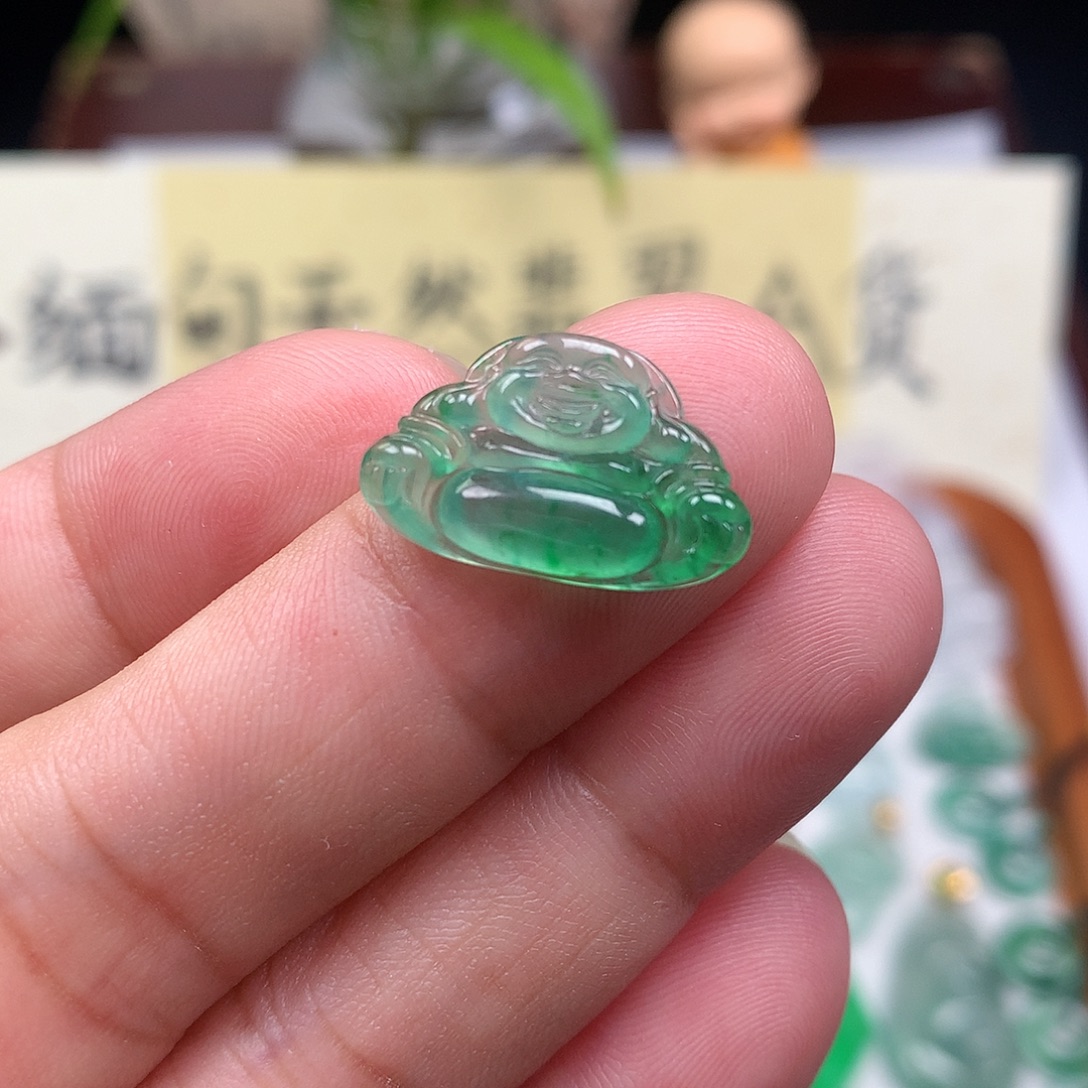 翡翠散珠缅甸天然A货翡翠阳绿佛公