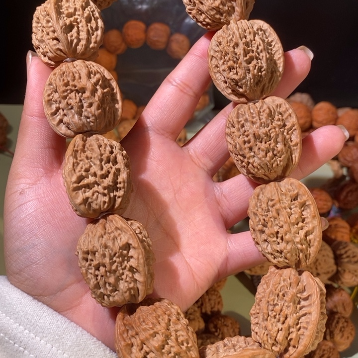 文玩核桃手串……19