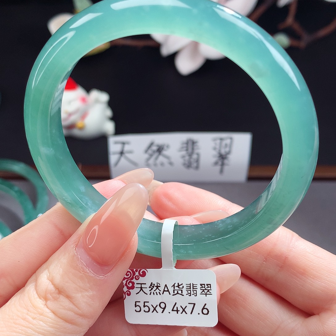 翡翠手镯（圆镯）未镶嵌