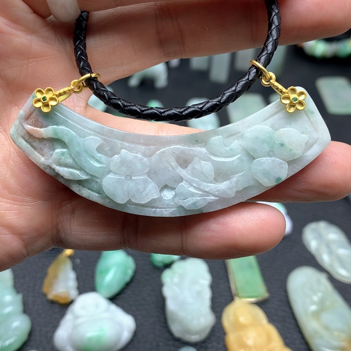 翡翠颈饰未镶嵌天然A货翡翠