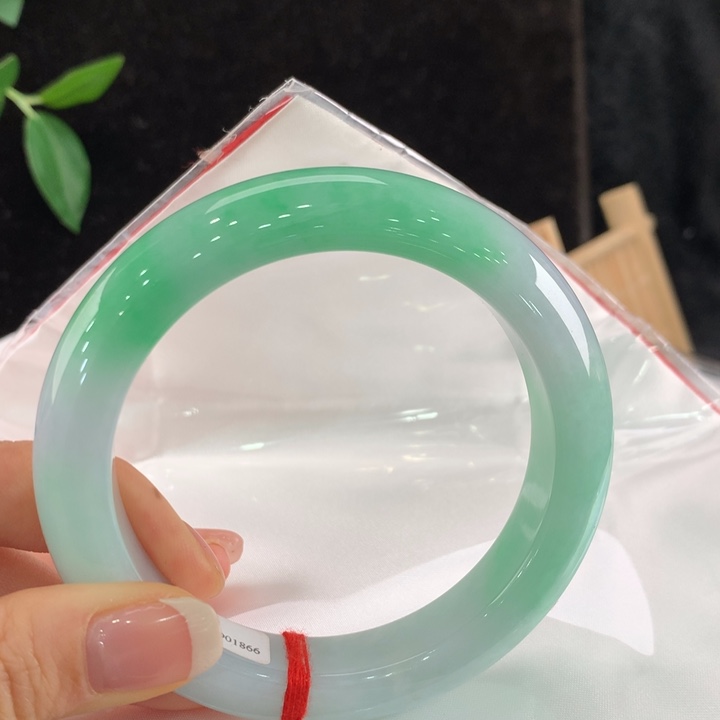 翡翠手镯未镶嵌111-1866