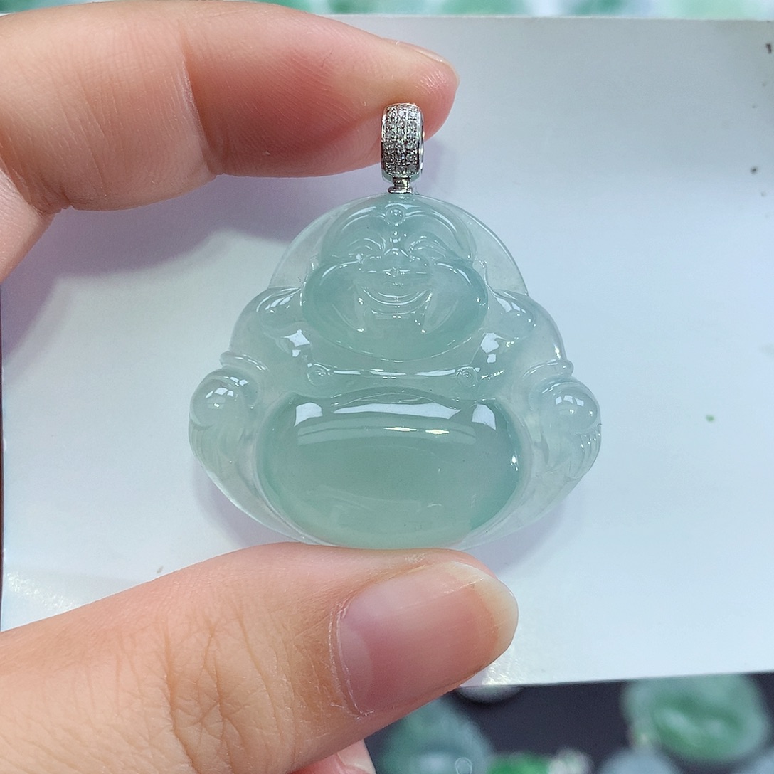 翡翠18K金镶嵌颈饰佛