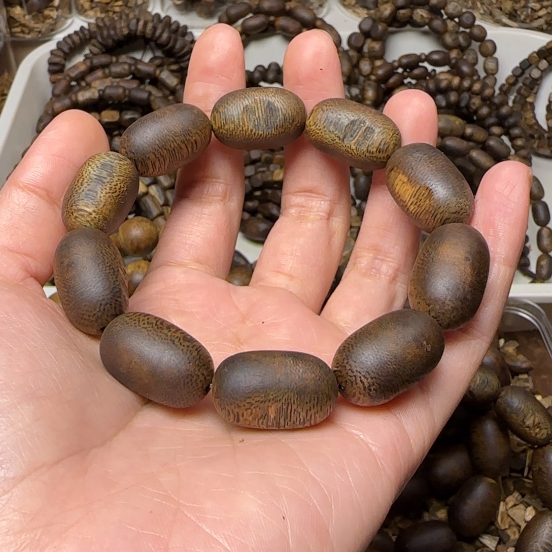 萌***7沉香手串单圈高油留疤老料高油18克+