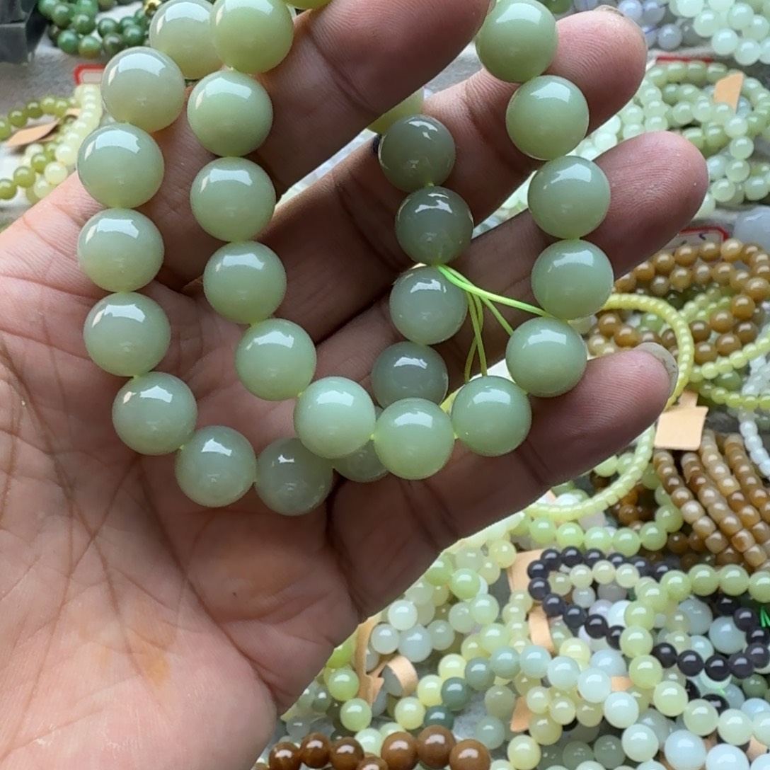 未镶嵌手链和田玉多样性发一