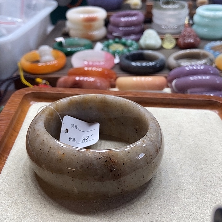 石英质玉未镶嵌手镯
