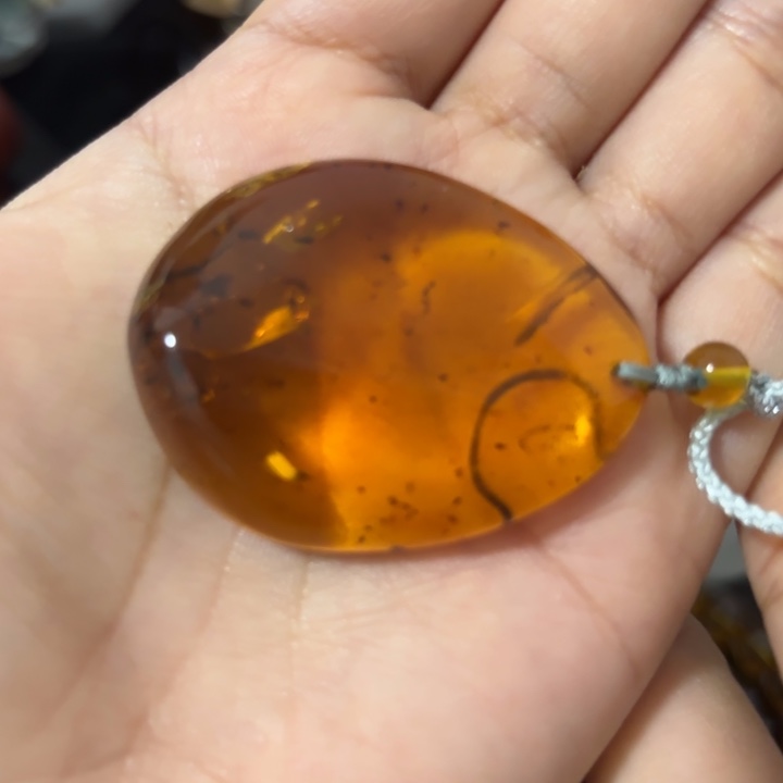 琥珀未镶嵌裸石虫珀