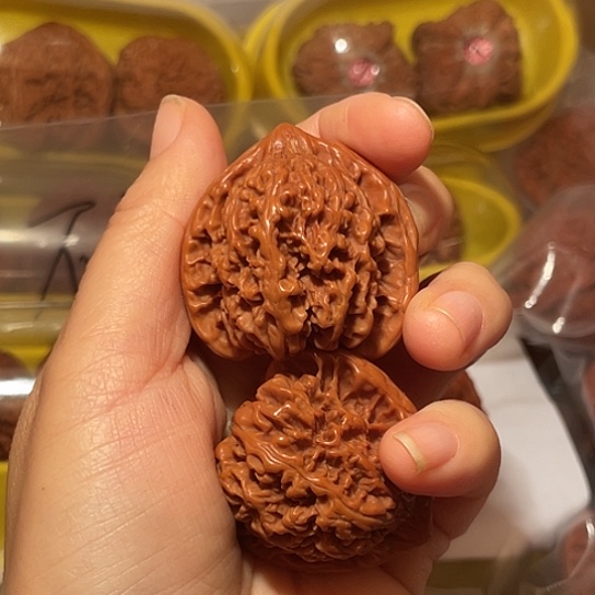 卡***卡吊坠文玩核桃核桃