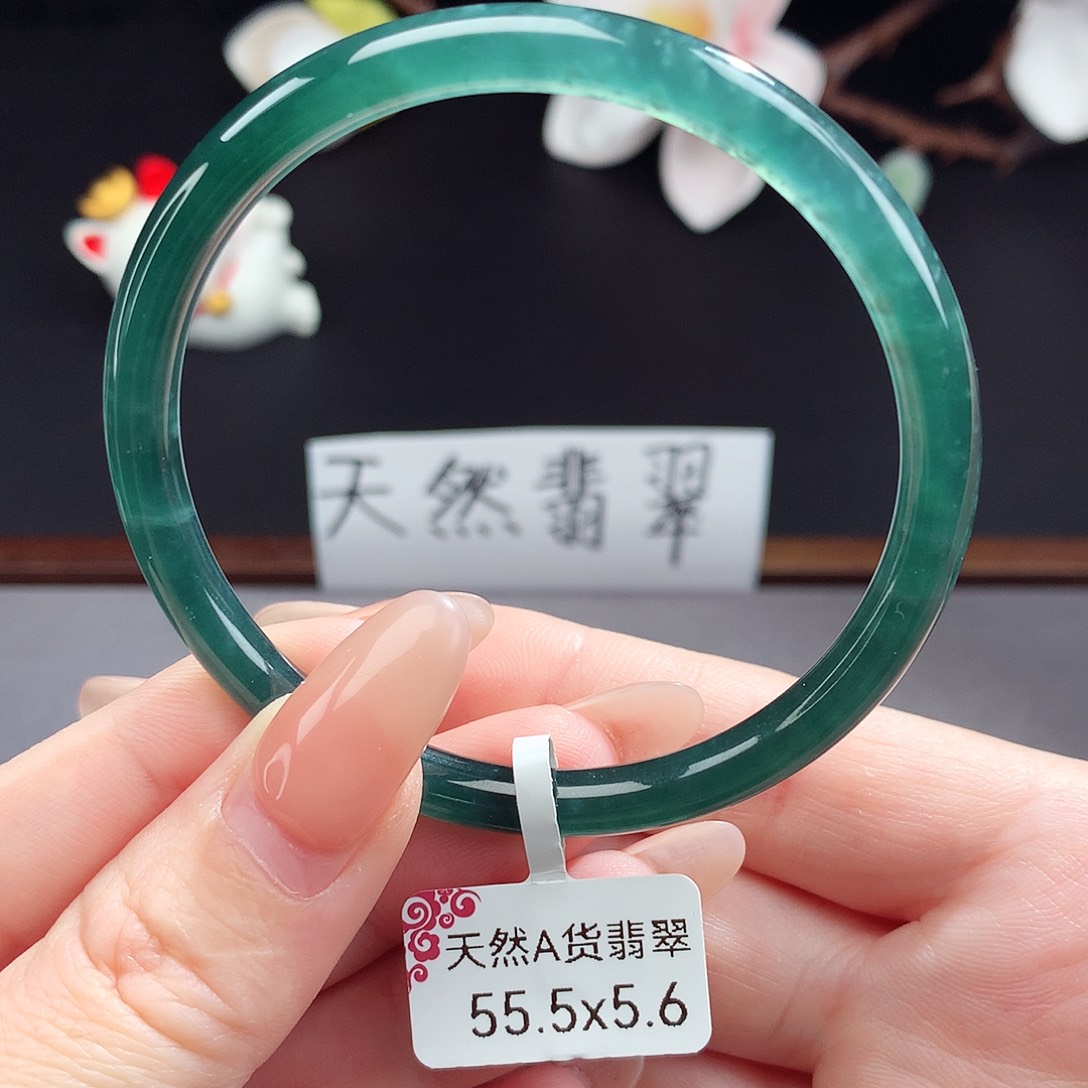 翡翠手镯（圆镯）未镶嵌