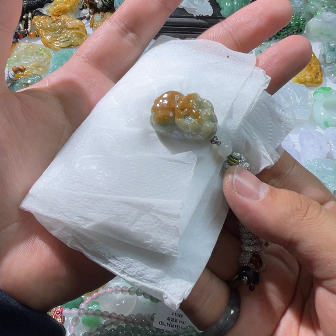 翡翠颈饰未镶嵌天然