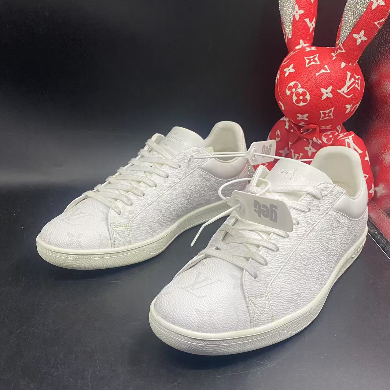 95新 LouisVuitton/路易威登 【聚星优选】灰老花板鞋42码ddm1896