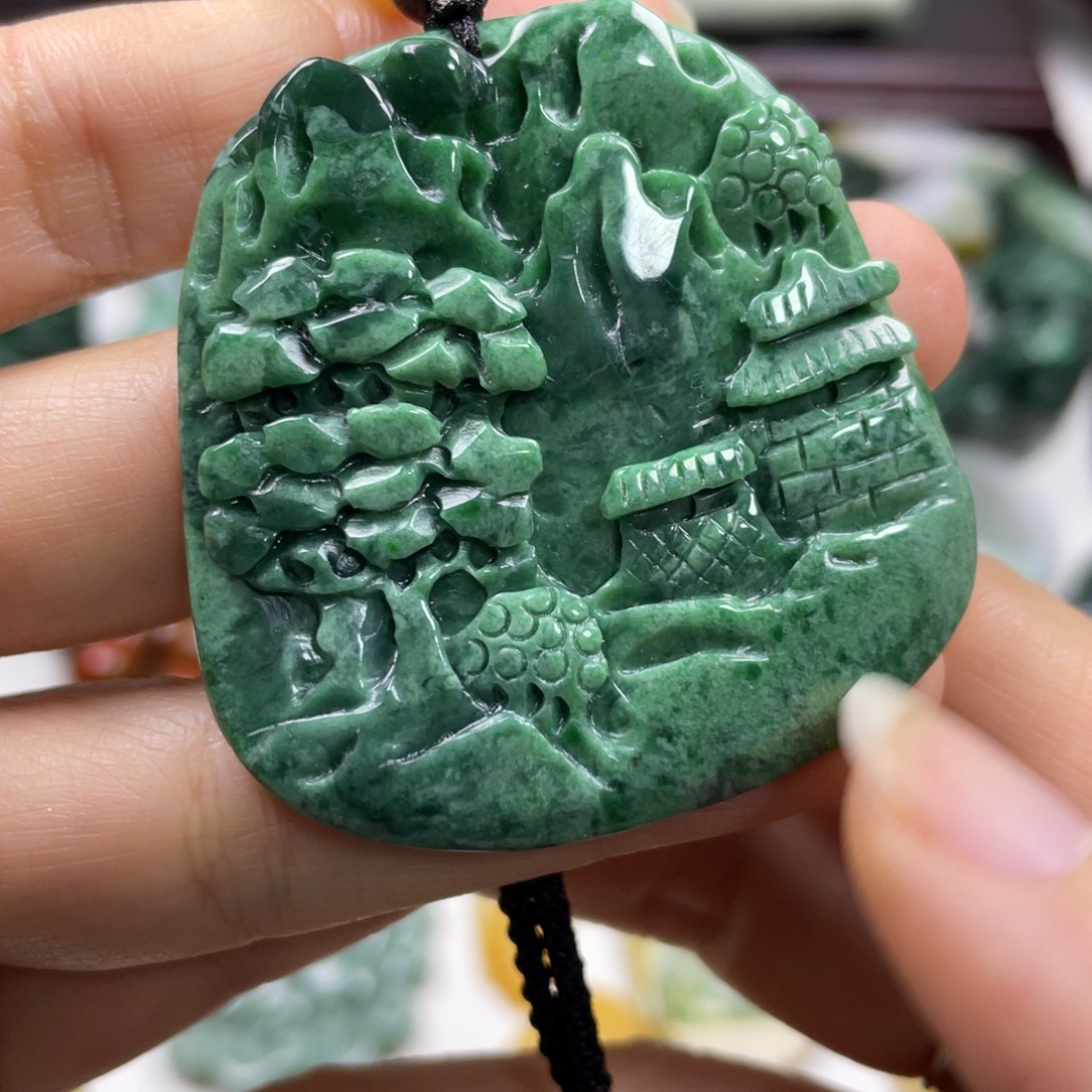 翡翠未镶嵌颈饰牌子