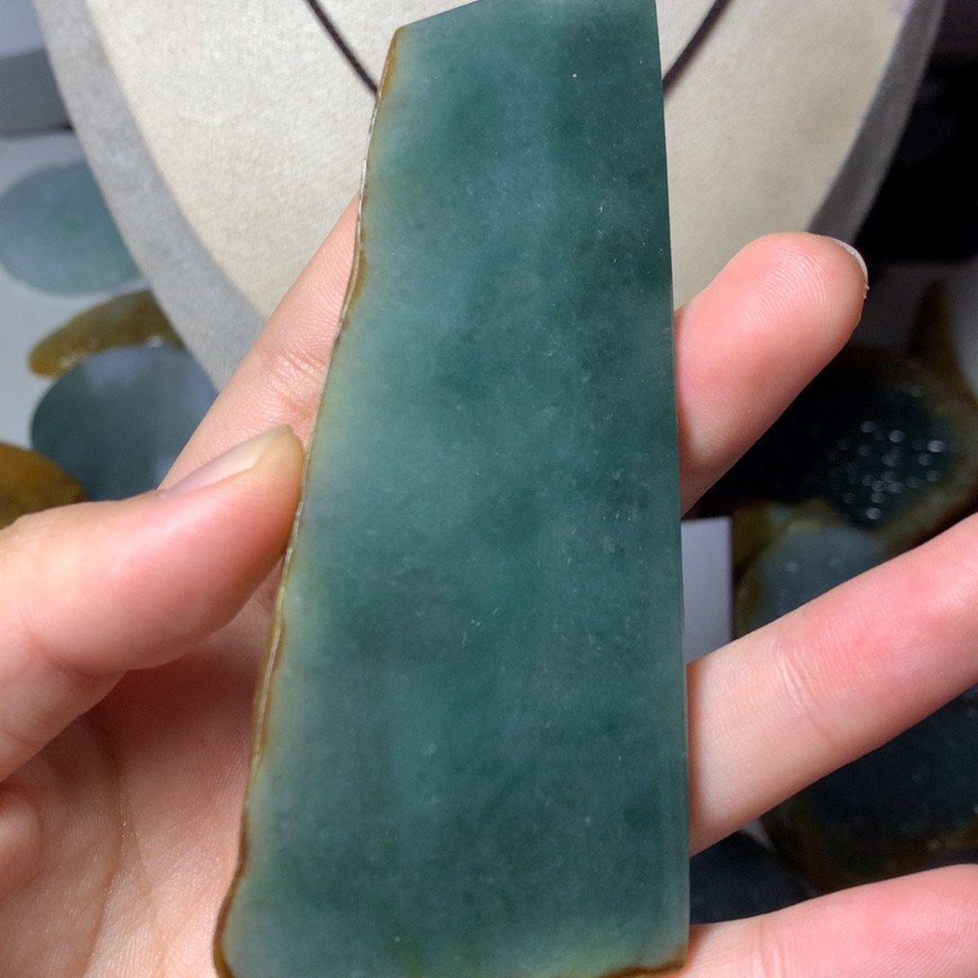 翡翠颈饰未镶嵌吊坠