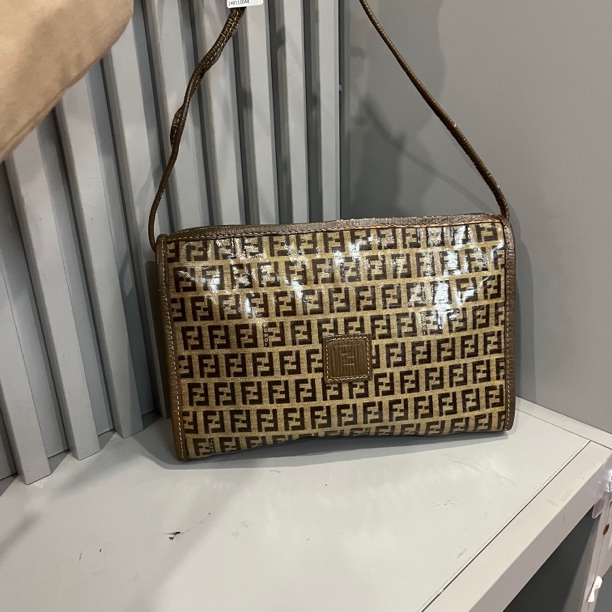 95新 FENDI/芬迪 暮野/芬迪斜挎包/18044