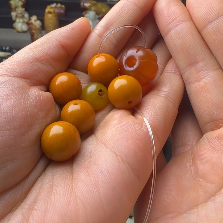 用***6和田玉（糖玉）未镶嵌手链