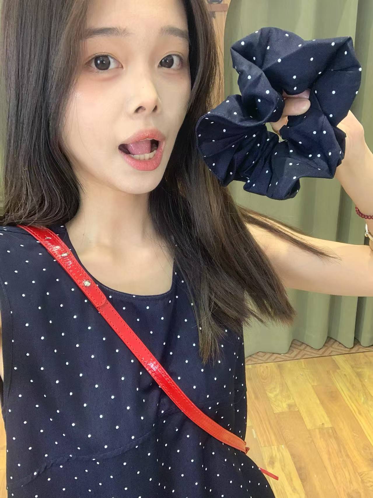 2025夏季新波点韩系无袖背心连衣裙气质蓬蓬裙摆短款裙子（送发圈）