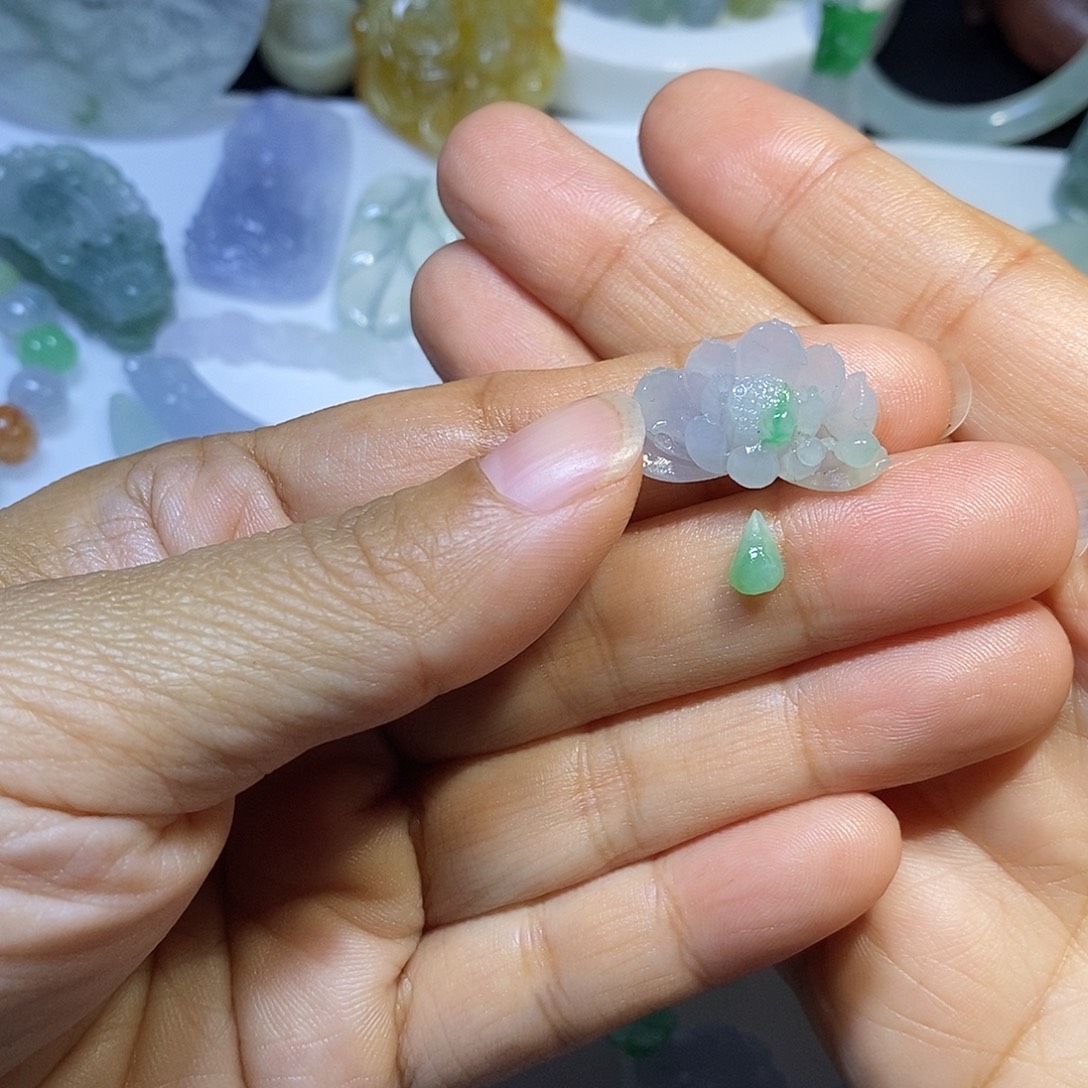 定制翡翠未镶嵌莲花