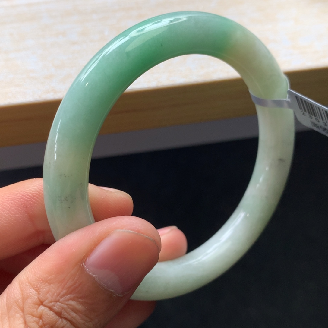 翡翠未镶嵌手镯手镯