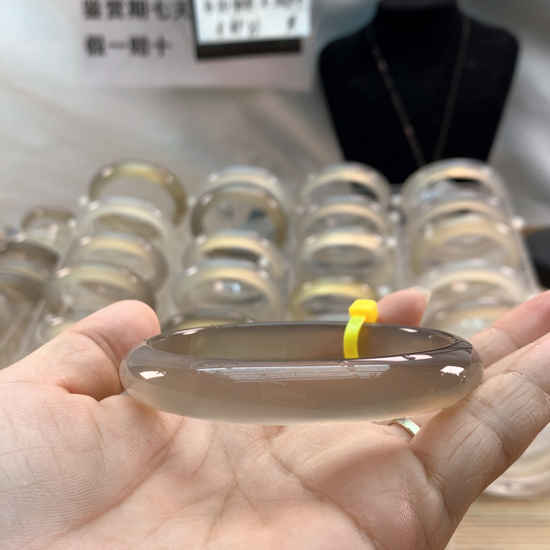 手镯玛瑙/玉髓未镶嵌