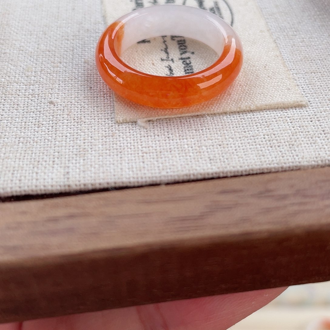 阿***妹翡翠戒指未镶嵌15号 港码17圈