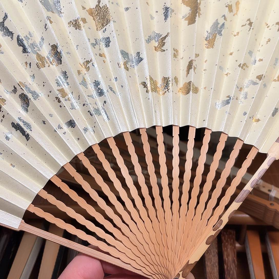 扇子白洒龙鳞梅妃