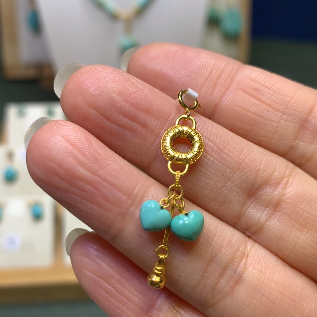 绿松石挂件18K金镶嵌